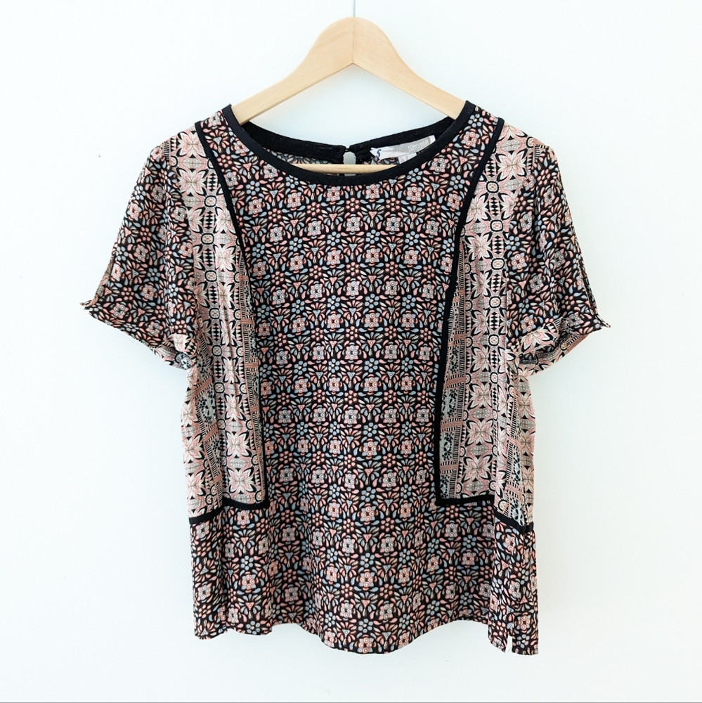 Forever 21 Pink and Black Floral Mosaic Print Mother of Pearl Top Tee